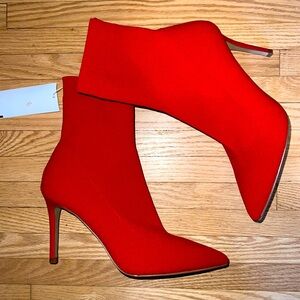 Steve Madden “Claire” knit bootie size 9